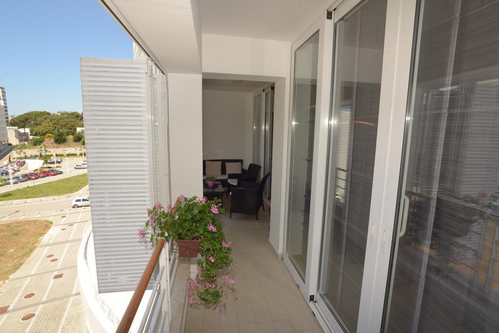 Base Bridge Apartment - Zadar City Centre - Free Parking Buitenkant foto