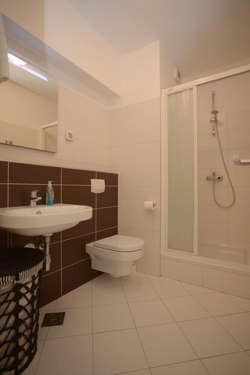 Base Bridge Apartment - Zadar City Centre - Free Parking Buitenkant foto