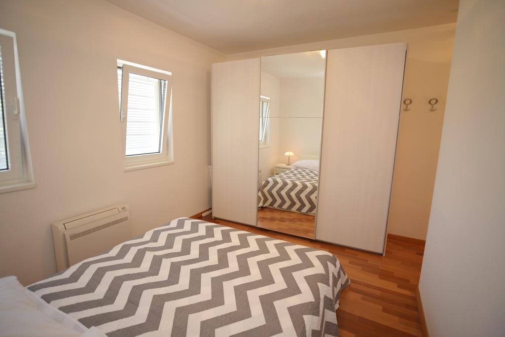 Base Bridge Apartment - Zadar City Centre - Free Parking Buitenkant foto